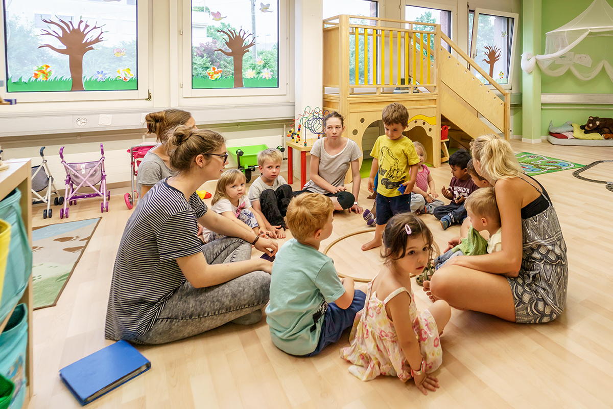 Unten rechts: Unsere Hort-Gruppe: Von 4 Jahren bis zum 2. Kindergarten.